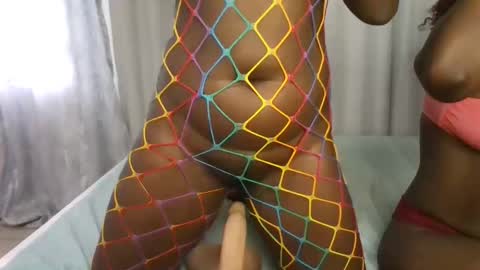 Snapshot of disah_002 chatting on 12.16.25 disah_002 online show from 12.16.25