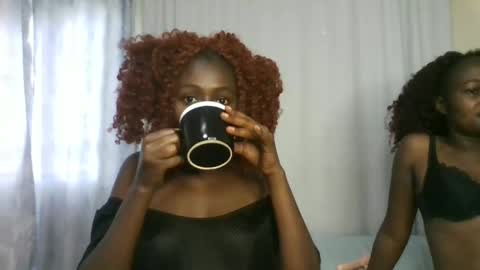 Snapshot of disah_002 chatting on 12.18.25 disah_002 online show from 12.18.25