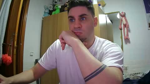 Snapshot of diselobienclaro chatting on 12.17.25 diselobienclaro online show from 12.17.25