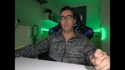 Snapshot of ditos_c chatting on 12.11.24 ditos_c online show from 12.11.24