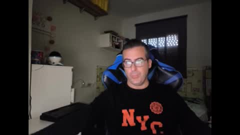 Snapshot of ditos_c chatting on 10.31.25 ditos_c online show from 10.31.25