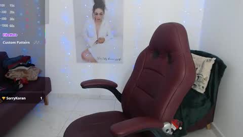 Snapshot of diva_milf chatting on 11.13.25 Diva online show from 11.13.25