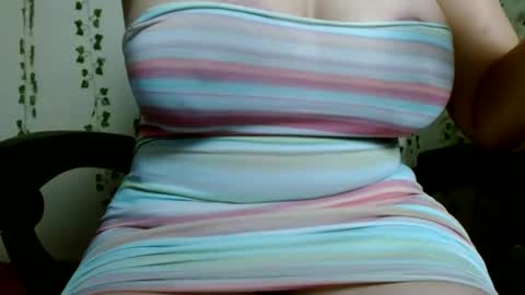 Snapshot of divadirty chatting on 03.10.25 Mari online show from 03.10.25