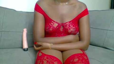 queen kinky online show from 04.16.26