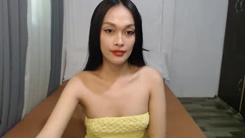 DIVINA online show from 10.12.25