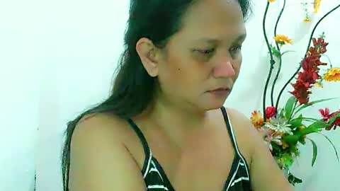 Snapshot of divinegrace10 chatting on 12.21.24     Divine Grace Close To Your Hear online show from 12.21.24