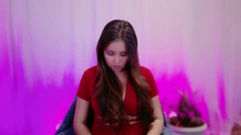 Snapshot of divinelynn chatting on 01.28.25 DivineLynn online show from 01.28.25