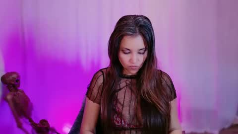 Snapshot of divinelynn chatting on 02.09.25 DivineLynn online show from 02.09.25