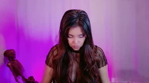 Snapshot of divinelynn chatting on 02.10.25 DivineLynn online show from 02.10.25