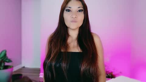 Snapshot of divinelynn chatting on 11.02.25 DivineLynn online show from 11.02.25