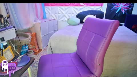 Jade Divyne online show from 12.16.24