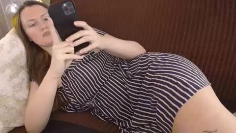 Snapshot of dixiemiller chatting on 10.28.25 Dixiemiller online show from 10.28.25