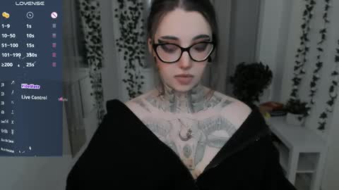 dixipixi_ online show from 04.18.26