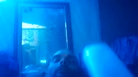 Snapshot of dixonbird41 chatting on 12.21.25 dixonbird41 online show from 12.21.25