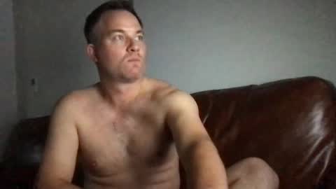 Snapshot of djswpyv chatting on 10.17.25 TriflinYoBitch online show from 10.17.25