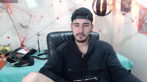 Snapshot of dmitrisanders1 chatting on 12.04.24 Maybe in pvt online show from 12.04.24