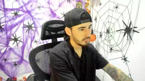 Snapshot of dmitrisanders1 chatting on 10.21.25 Maybe in pvt online show from 10.21.25