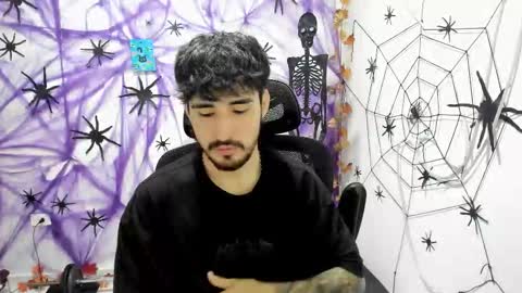 Snapshot of dmitrisanders1 chatting on 12.16.25 Maybe in pvt online show from 12.16.25