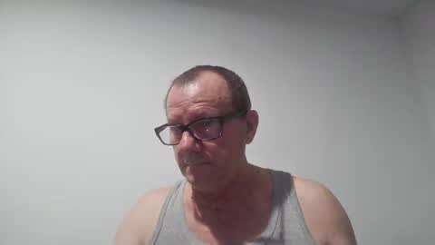 Snapshot of dobrybogdan chatting on 11.30.25 dobrybogdan online show from 11.30.25
