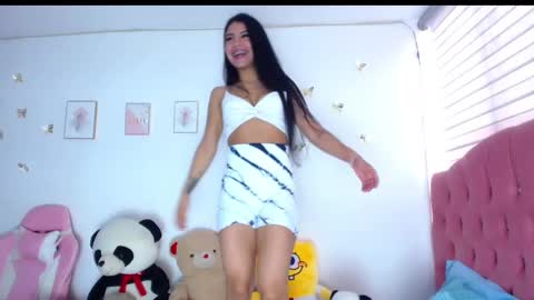 Snapshot of doe_sofi chatting on 02.17.25 sofi online show from 02.17.25