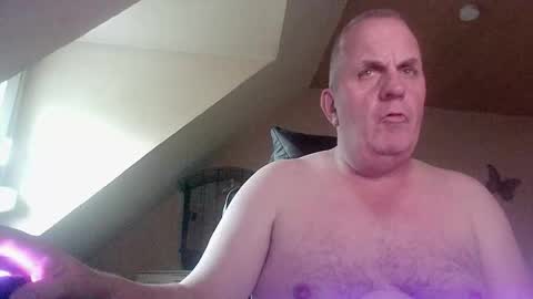 Snapshot of doggy2629 chatting on 10.28.25 doggy2629 online show from 10.28.25