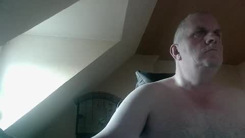 Snapshot of doggy2629 chatting on 11.22.25 doggy2629 online show from 11.22.25