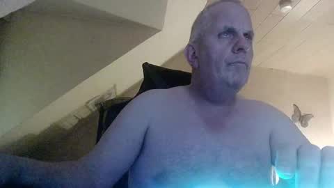 Snapshot of doggy2629 chatting on 11.27.25 doggy2629 online show from 11.27.25