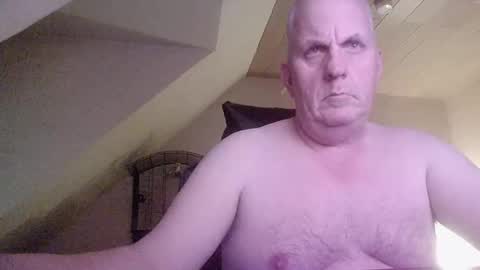 Snapshot of doggy2629 chatting on 12.15.25 doggy2629 online show from 12.15.25