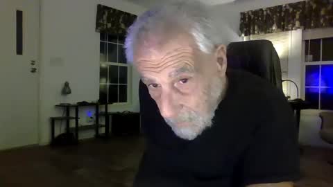 Snapshot of dogluc7 chatting on 12.05.24 dogluc7 online show from 12.05.24