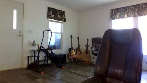 Snapshot of dogluc7 chatting on 02.01.25 dogluc7 online show from 02.01.25