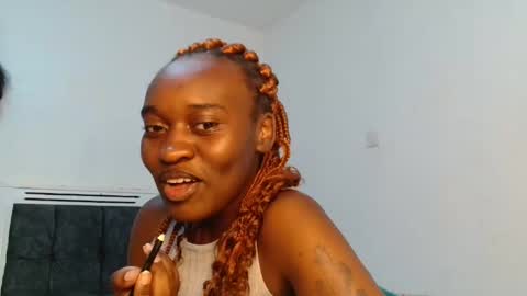 Snapshot of dolce_amber chatting on 11.12.25 Dolce online show from 11.12.25