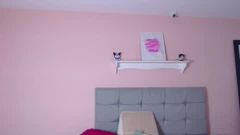 Snapshot of dolce_horny chatting on 10.11.25 Dolce online show from 10.11.25