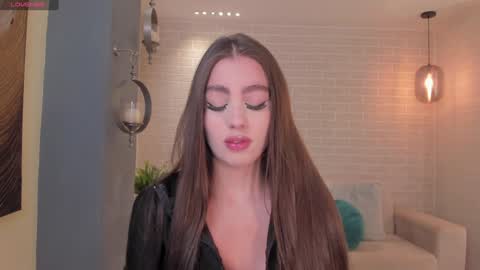 Dolcie  online show from 02.07.25