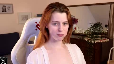 Snapshot of doll_lesli chatting on 03.06.25 Your doll Lesli online show from 03.06.25