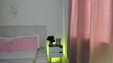 Snapshot of doll_oriana chatting on 05.03.26 doll_oriana online show from 05.03.26
