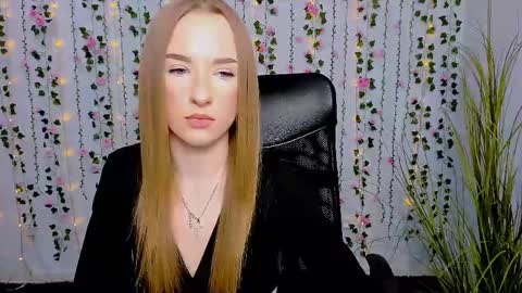 doll_vey online show from 03.07.25