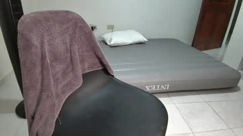 Snapshot of dollarhot30 chatting on 10.24.25 DollarHot30 online show from 10.24.25