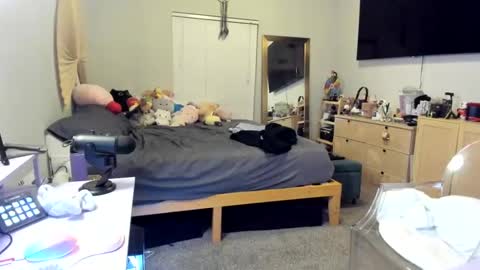 Snapshot of dolllface chatting on 03.08.25 DOLLLFACE online show from 03.08.25