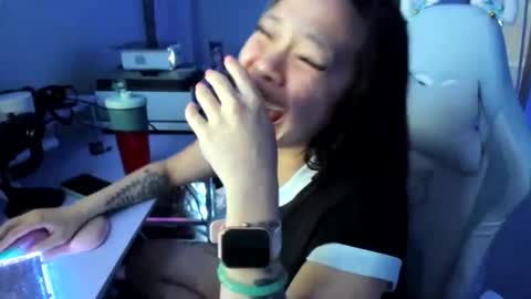 Snapshot of dolllface chatting on 04.09.26 DOLLLFACE online show from 04.09.26