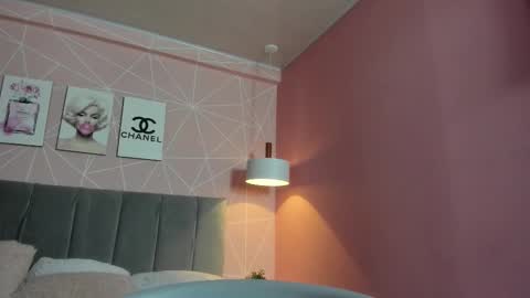 Call me Zoe  online show from 09.16.25