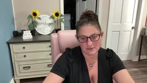 Dolly online show from 03.05.25