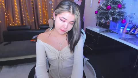 Snapshot of dollyiaa chatting on 01.04.25 Dollya online show from 01.04.25