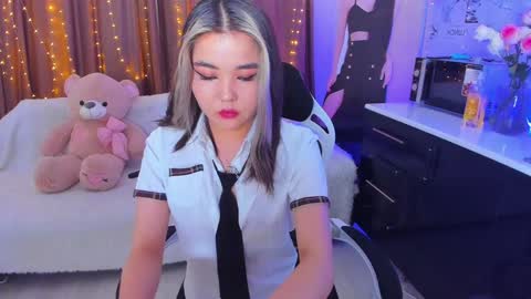 Snapshot of dollyiaa chatting on 01.19.25 Dollya online show from 01.19.25