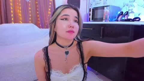 Snapshot of dollyiaa chatting on 02.04.25 Dollya online show from 02.04.25