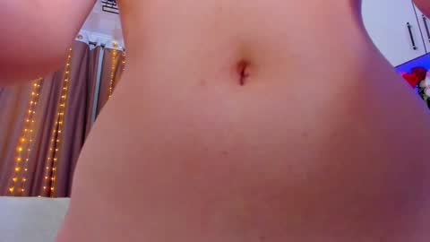 Snapshot of dollyiaa chatting on 02.08.25 Dollya online show from 02.08.25