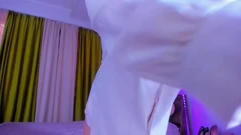 Snapshot of dollyiaa chatting on 11.11.25 Dollya online show from 11.11.25