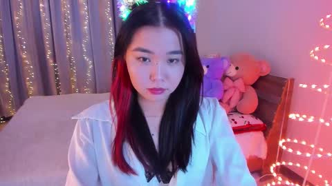 Snapshot of dollyiaa chatting on 12.16.25 Dollya online show from 12.16.25