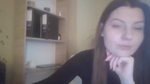 Snapshot of dollyroma chatting on 11.27.25 DollyRoma online show from 11.27.25