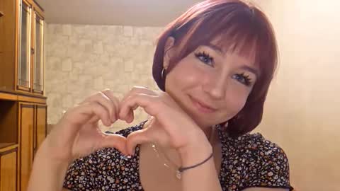 Snapshot of dollywiswall chatting on 11.28.25 Mine online show from 11.28.25