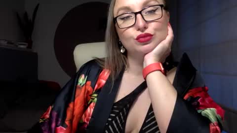 DOM MUMMY online show from 10.17.25
